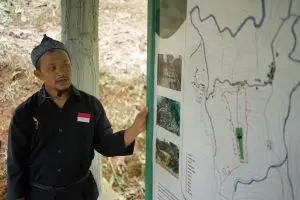 pemandu wisata di desa wisata