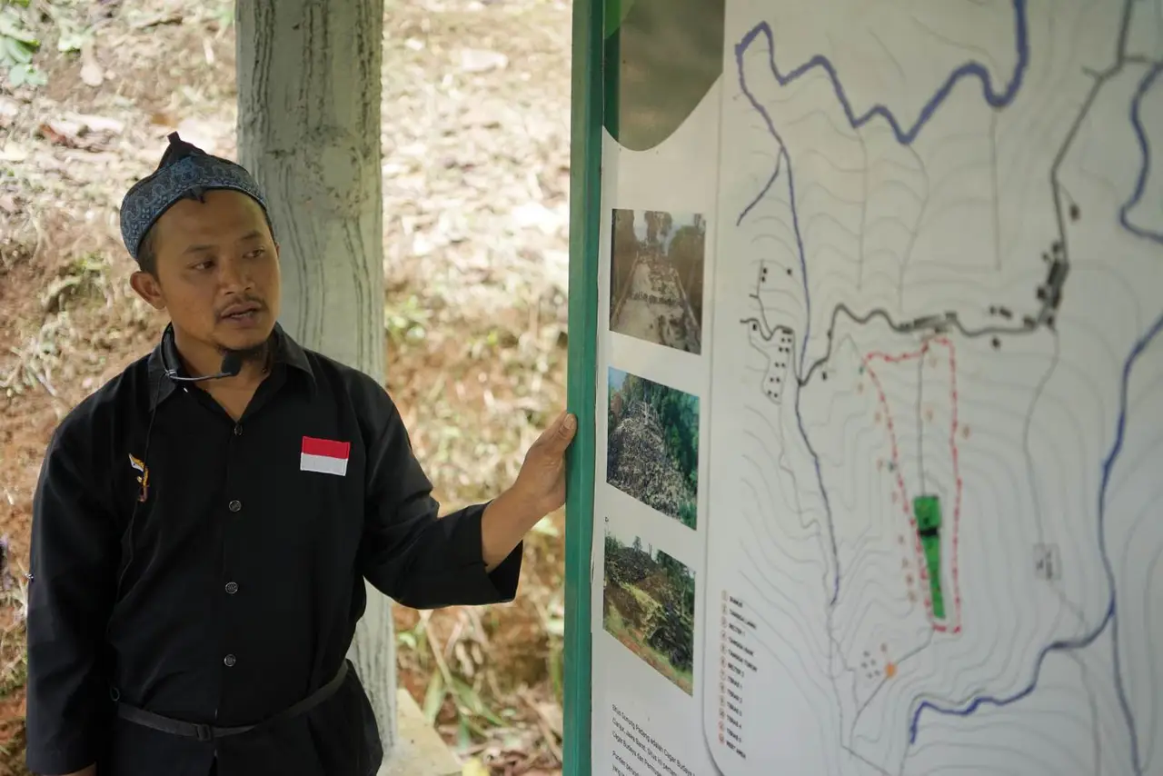 pemandu wisata di desa wisata